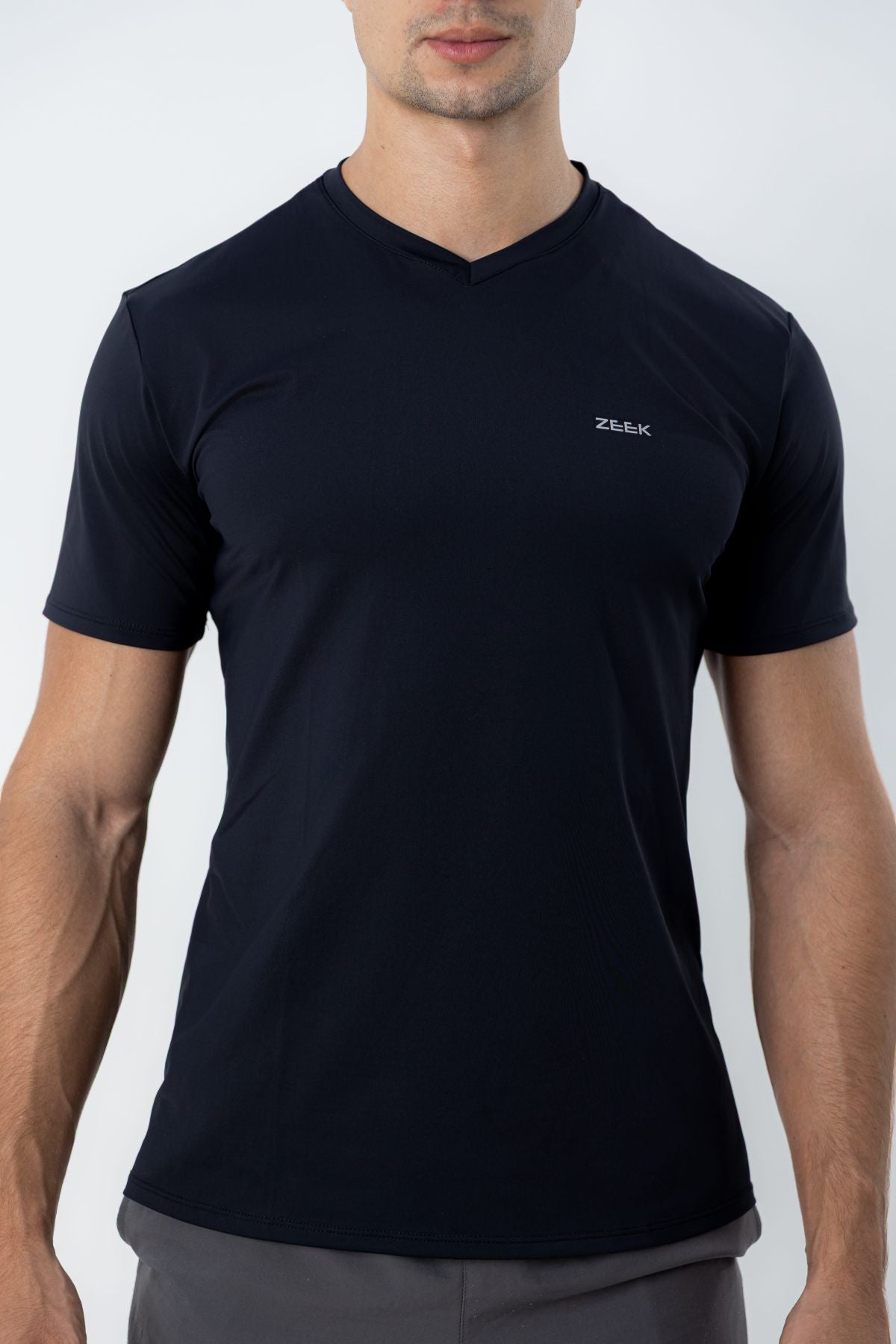 Camiseta Masculina Poliamida Tech Force - Gola V - Preto