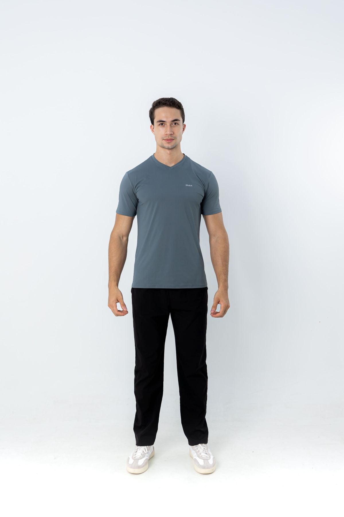 Camiseta Masculina Poliamida Tech Force - Gola V - Cinza