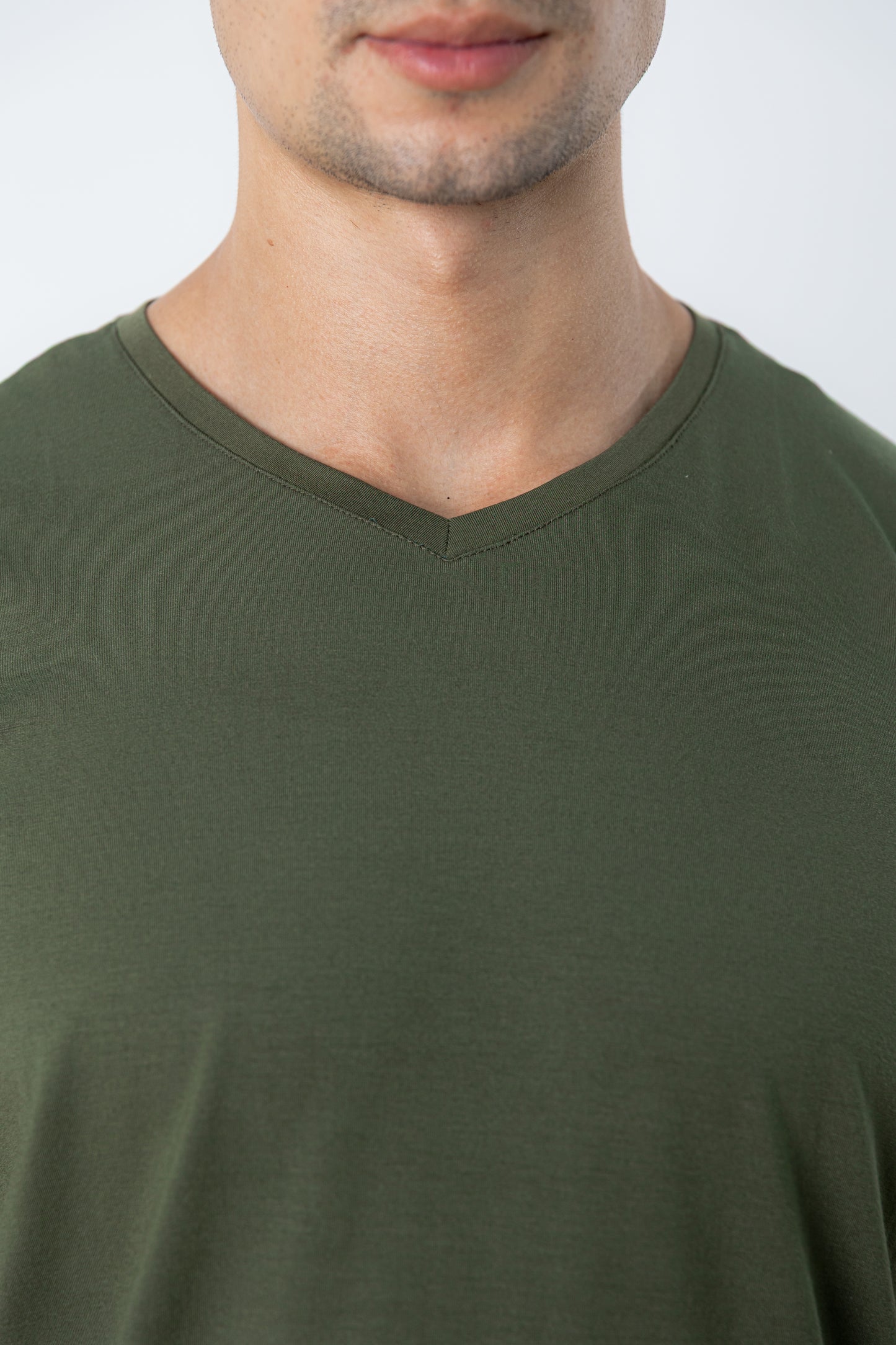 Camiseta Tech Urban Modal - Gola V - Verde Militar